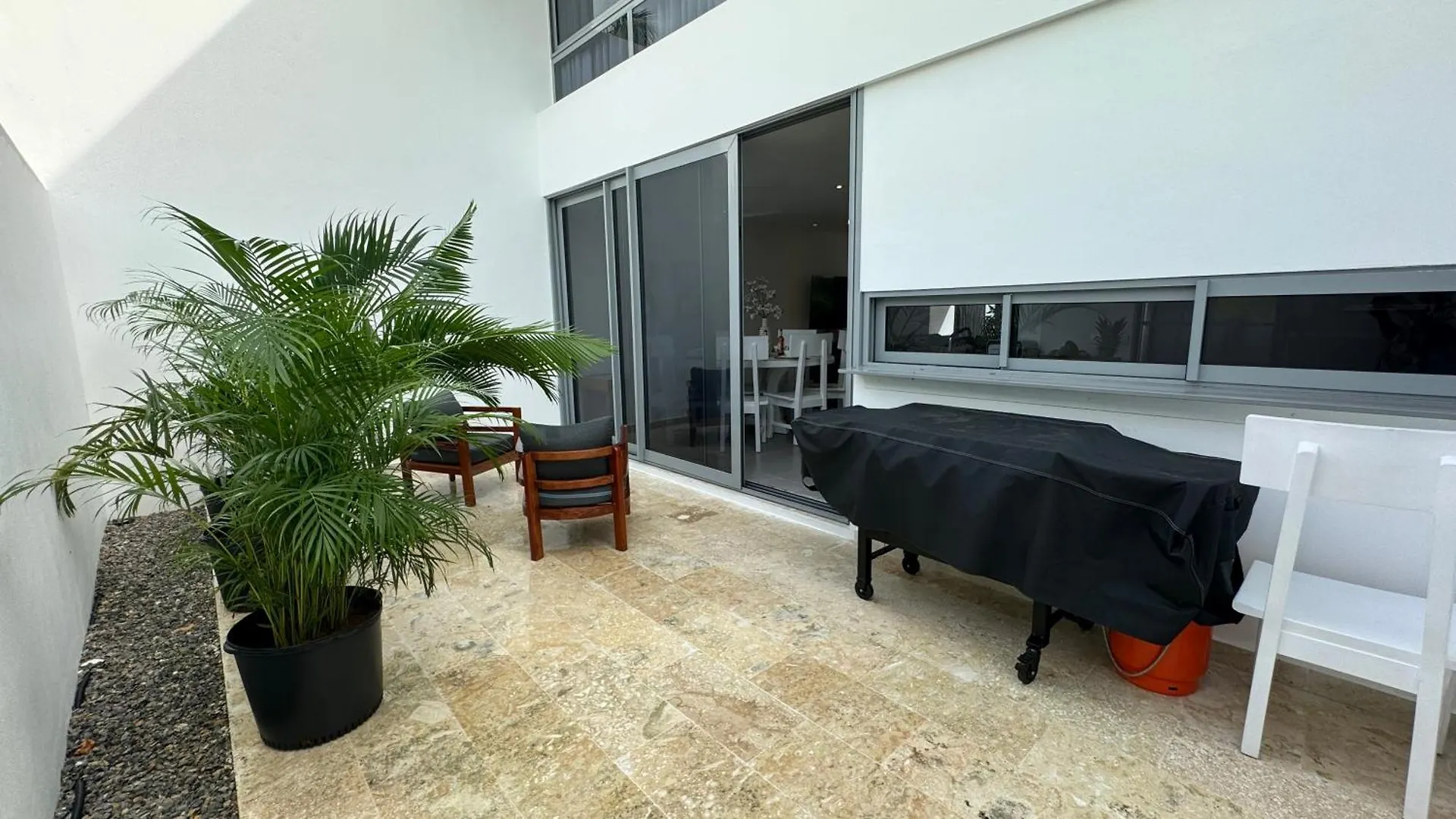 3 Bedroom Beach Villa With Parking لاس تاريناس